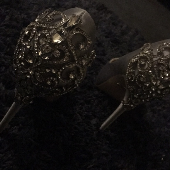 Heels - Picture 1 of 4